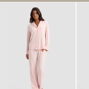 Elegant Light Pink Women's Pajama Set